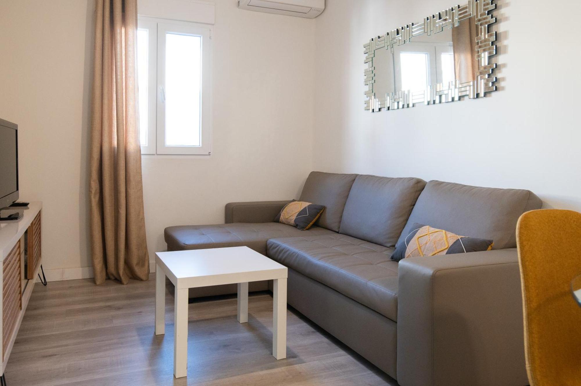 Apartamento Triana Habitame Inmobiliaria เซบีญา ภายนอก รูปภาพ