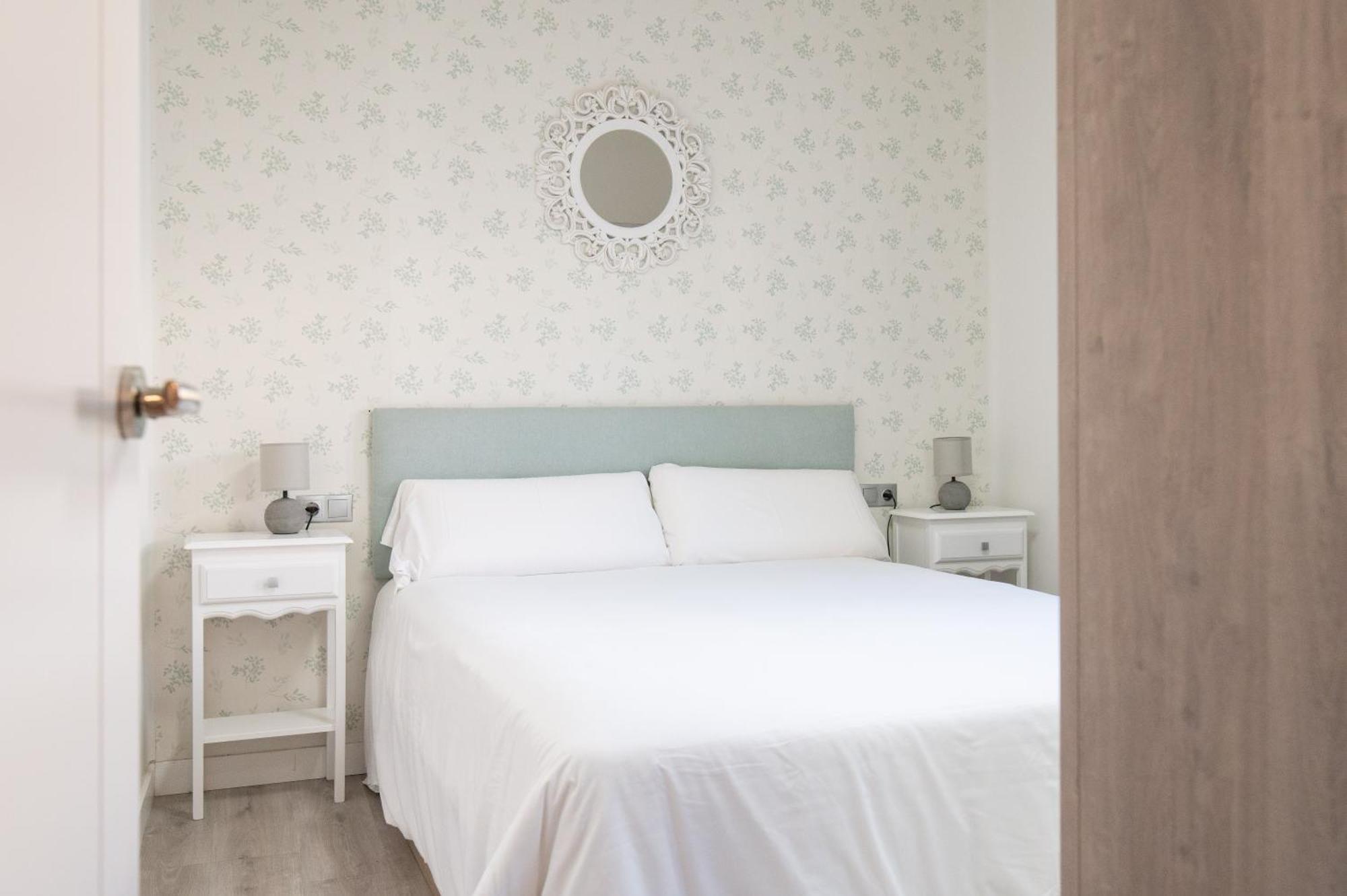 Apartamento Triana Habitame Inmobiliaria เซบีญา ภายนอก รูปภาพ
