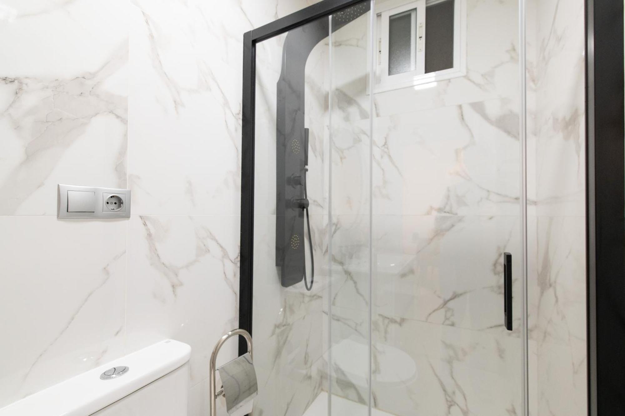 Apartamento Triana Habitame Inmobiliaria เซบีญา ภายนอก รูปภาพ