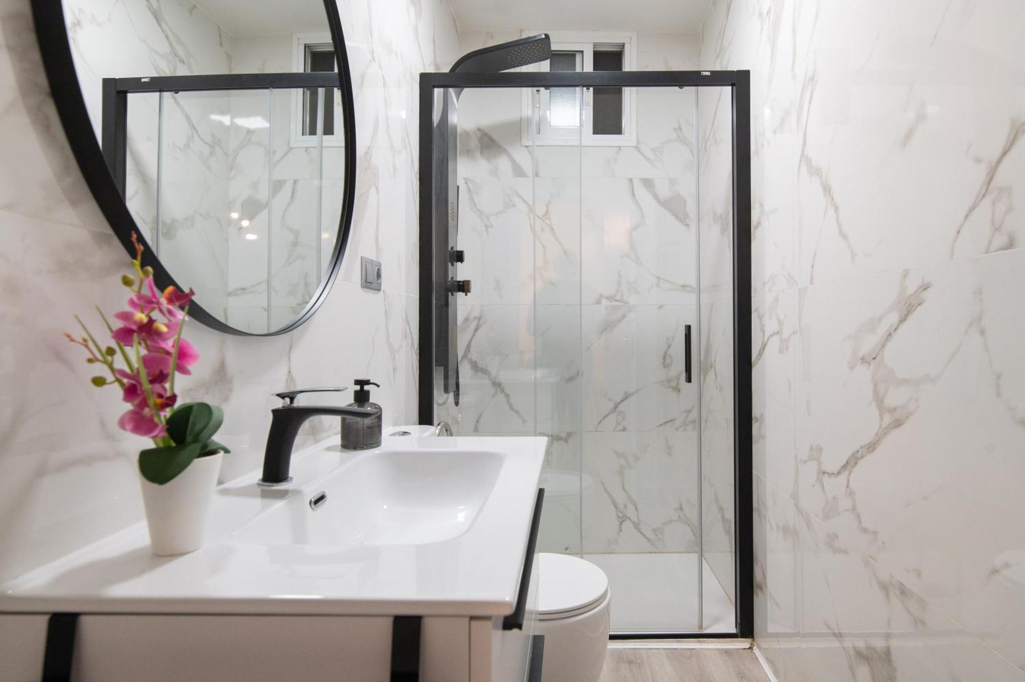 Apartamento Triana Habitame Inmobiliaria เซบีญา ภายนอก รูปภาพ