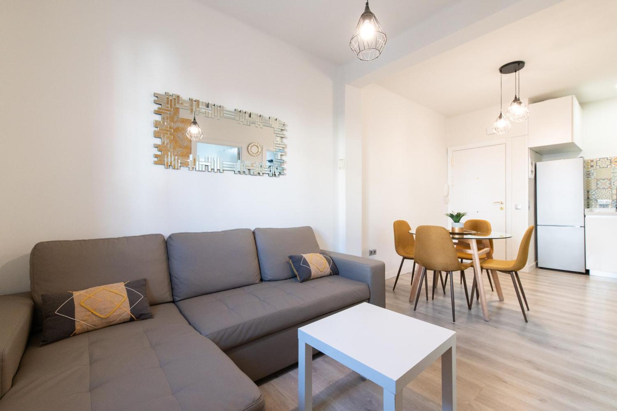 Apartamento Triana Habitame Inmobiliaria เซบีญา ภายนอก รูปภาพ