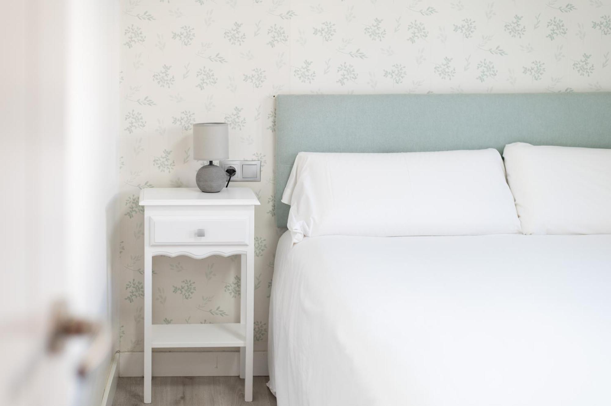 Apartamento Triana Habitame Inmobiliaria เซบีญา ภายนอก รูปภาพ